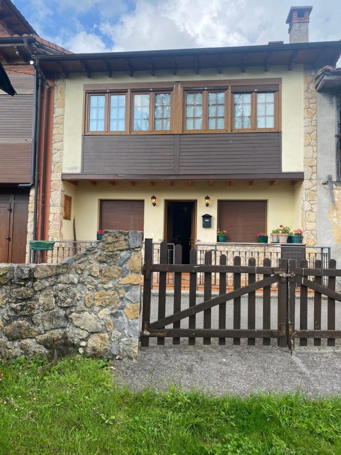 Casa Luisa Biedes, Pilona Villa Infiesto Exterior photo